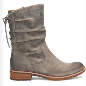 Sofft Sharnell Low waterproof suede lace-up boot in a grey color size 8.5